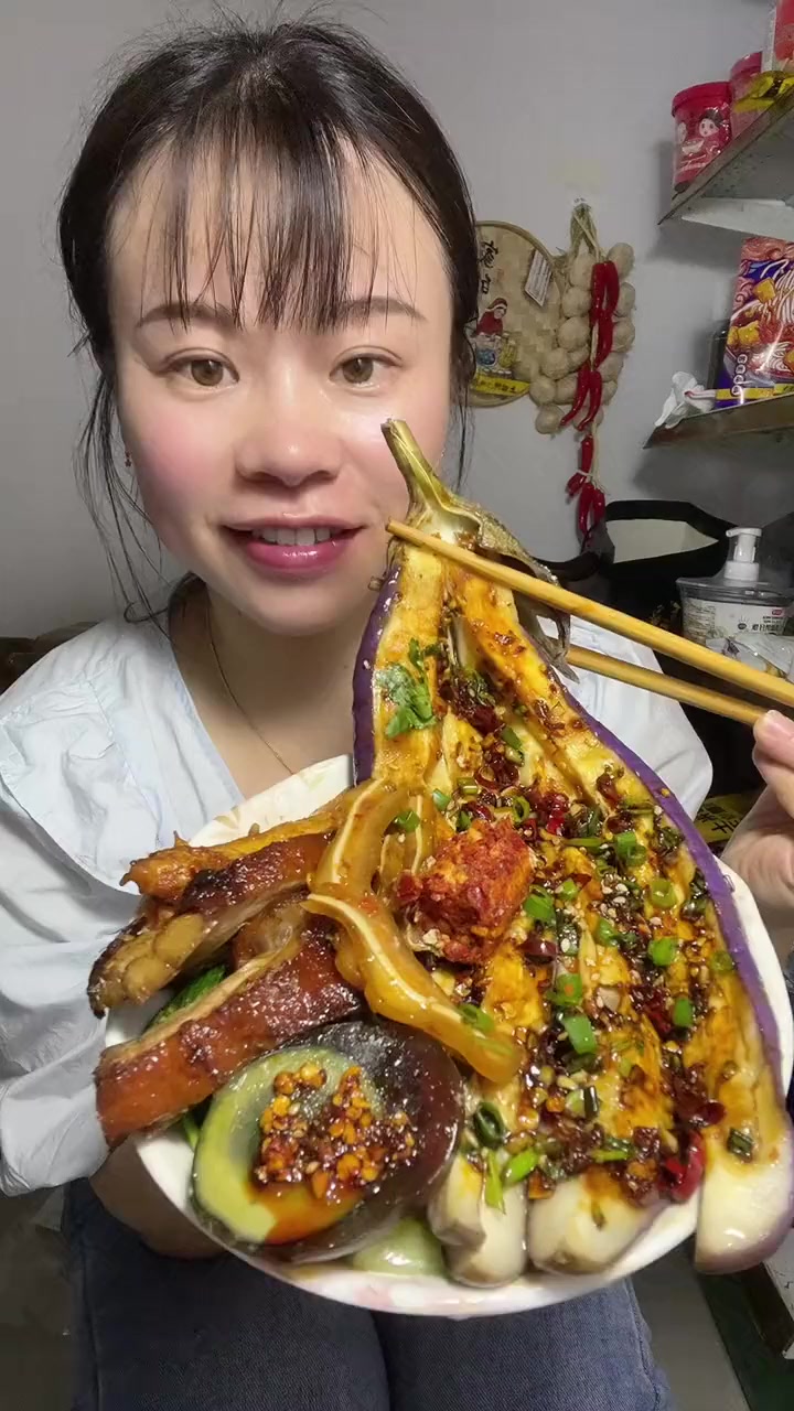 蒸茄子,鸭肉,霉豆腐!