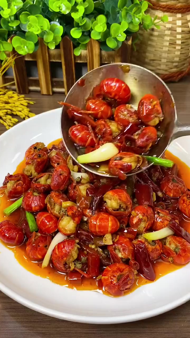 麻辣虾尾在家怎样做才好吃？又麻又辣宵夜必备！