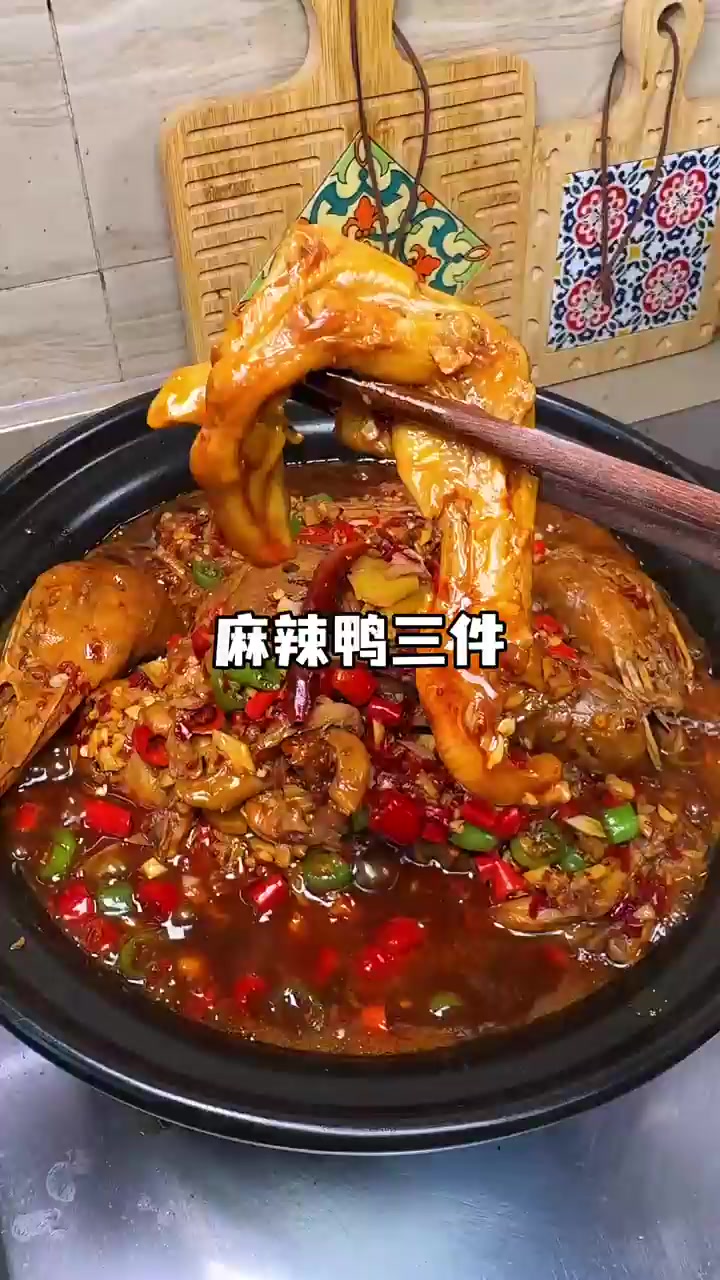 辣椒炒肉是道非常下饭的菜,赶紧试试吧!