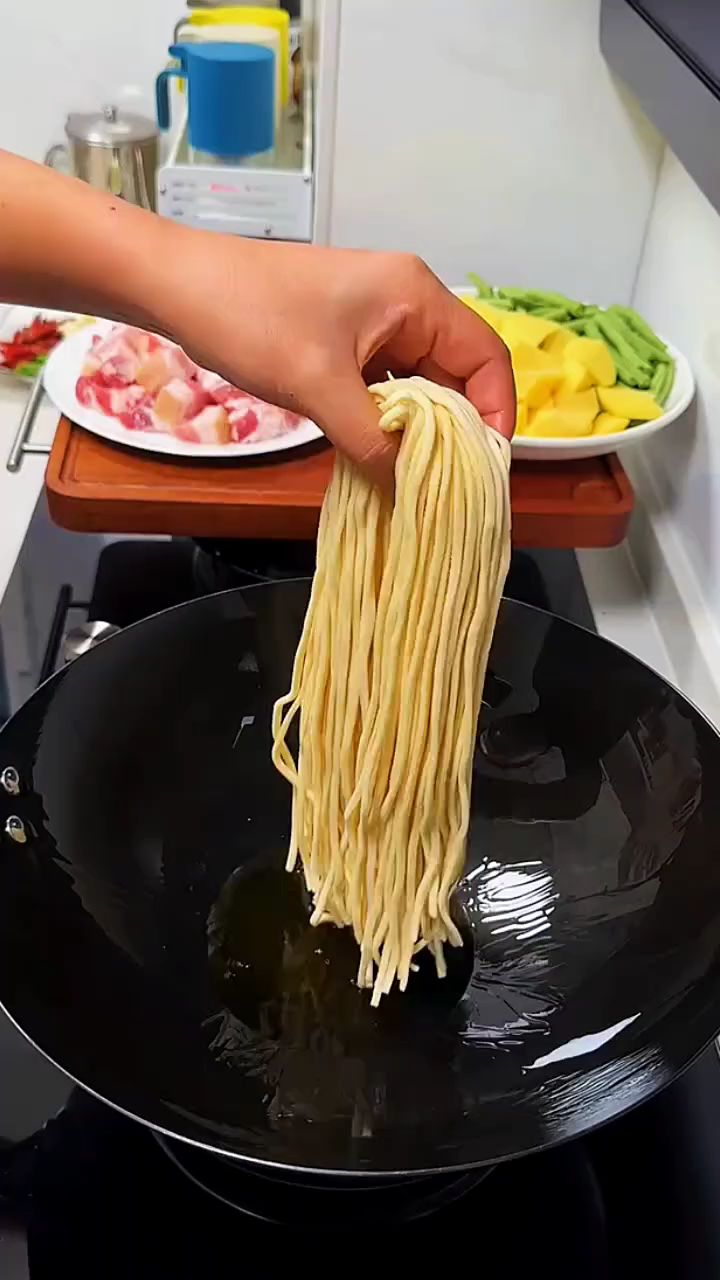 黑龙江特色铁锅焖面