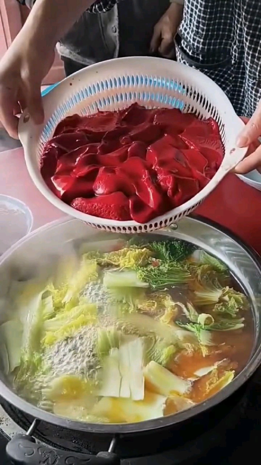 东北特色白菜汤炖血块