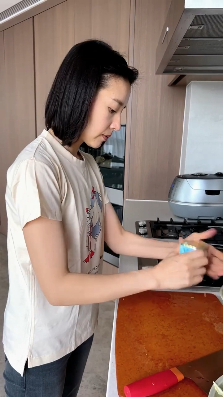 董洁手把手教你做午餐肉炒卷心菜