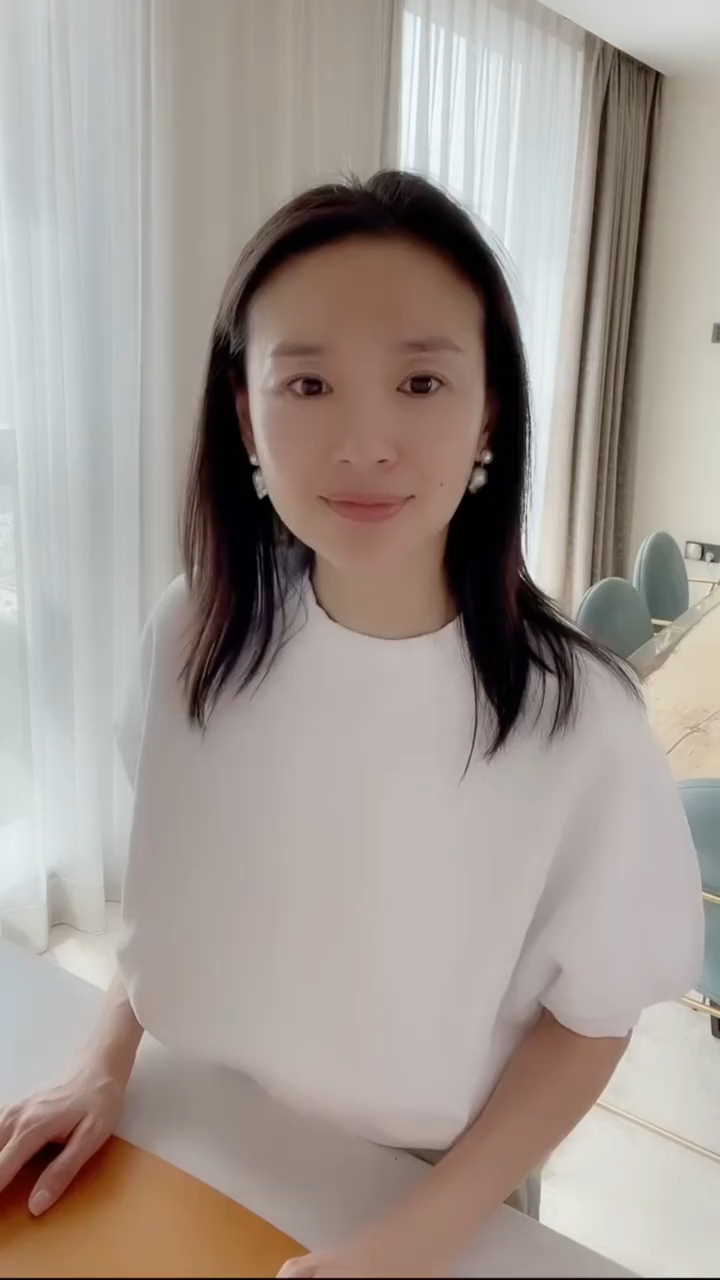 董洁自己在家做美食,今日份果冻橘子茶饮、咖啡冰淇淋制作!