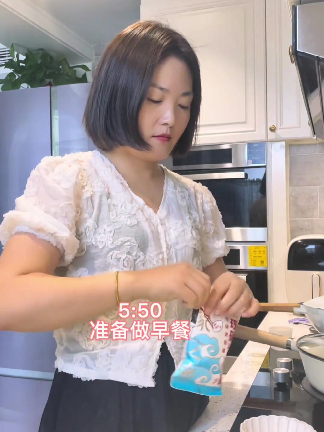 2个娃3样早餐,姐做的红豆米糕饭团鸡蛋饼,娃吃得超满足!