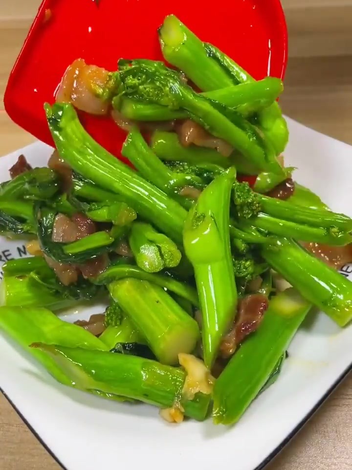 每次大排档吃饭点得最多就是这个生炒菜心,有同款的吗!