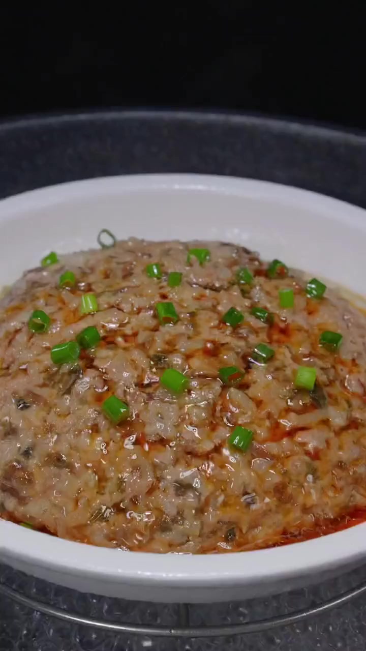 传统的家常菜梅菜干蒸肉饼,真的特别下饭的那种。!