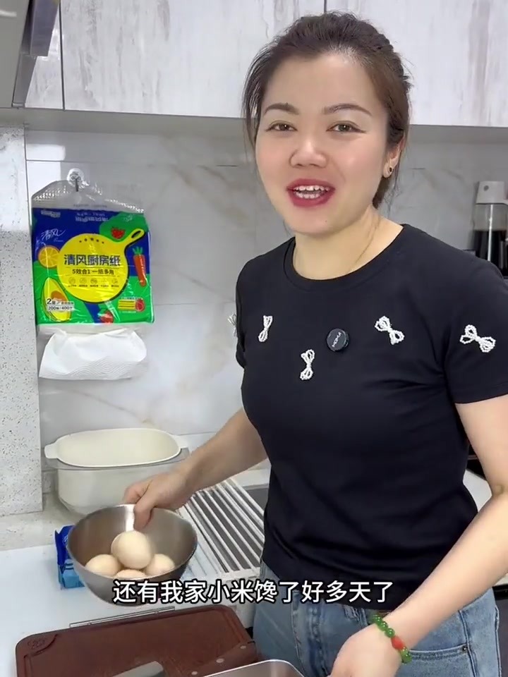 今天做了葱烧鸡排和蛋包饭，营养搭配孩子也很喜欢！