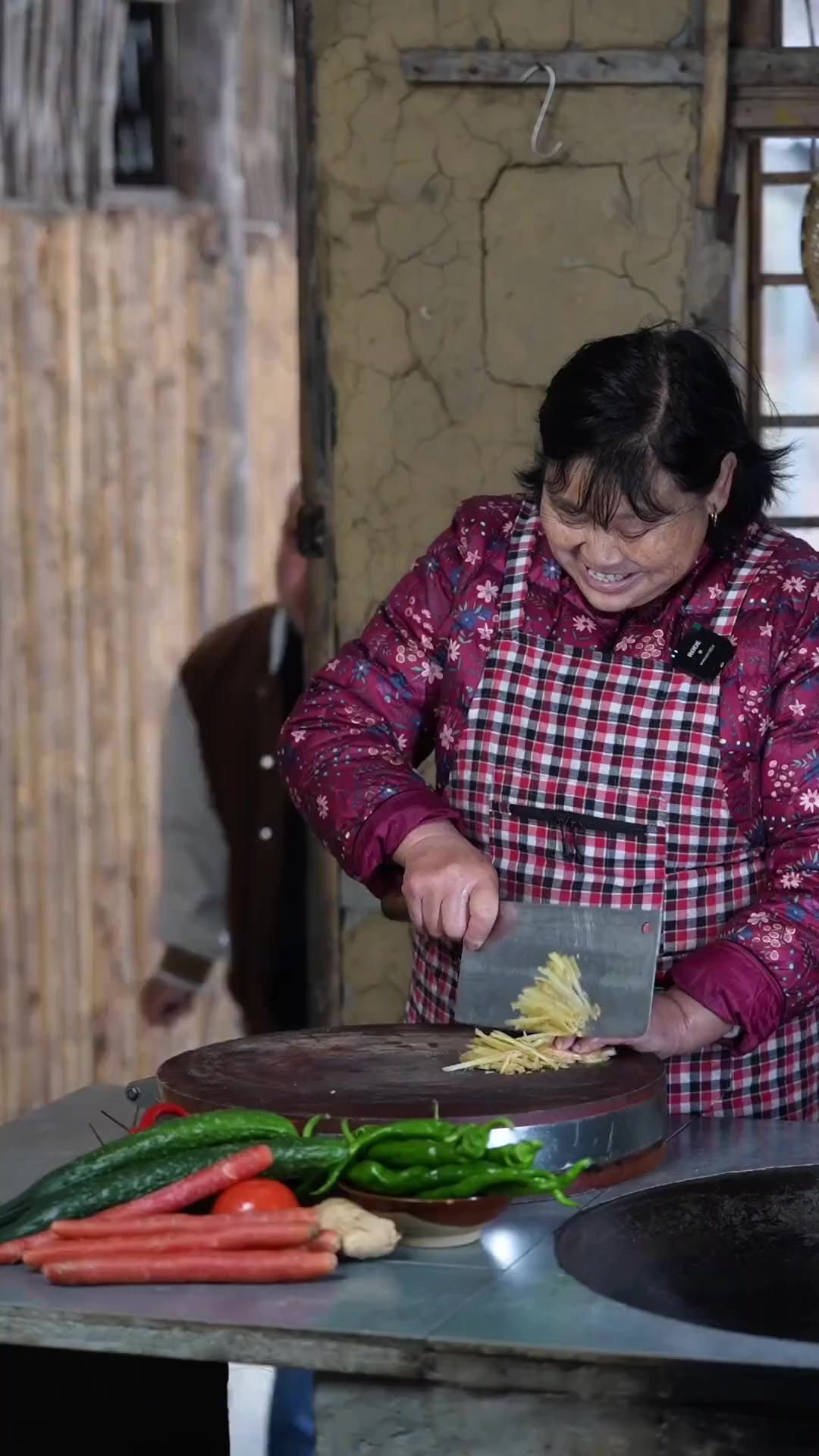 这样的炸酱面你们肯定没有吃过吧？看完学会在家也能做！