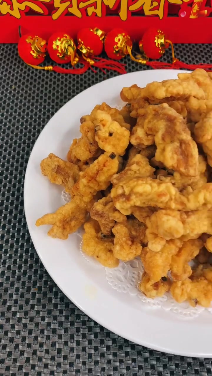 酥肉做好可以蘸烧烤料吃，可以吃火锅当火锅食材吃……！