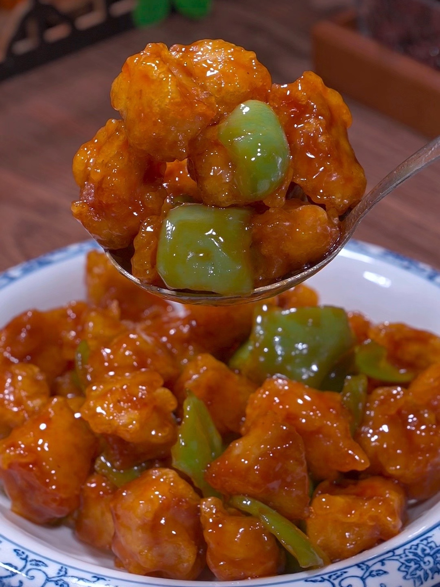 糖醋肉段在家这样做简单方便酸甜酥脆！