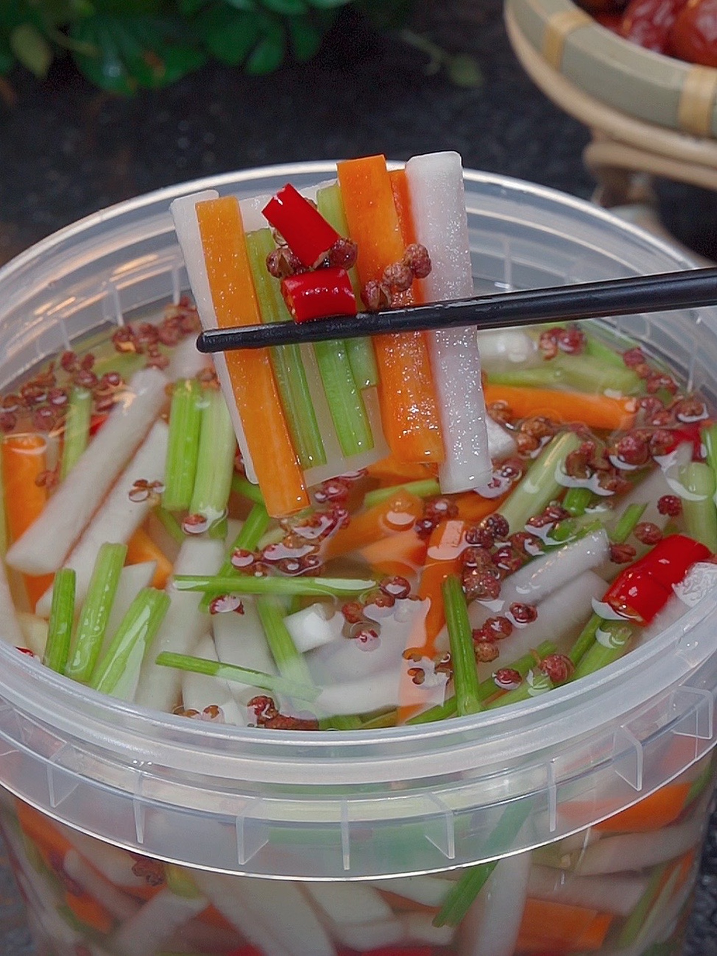 想吃泡菜自己在家做简单方便,酸脆爽口！