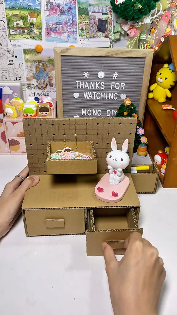 教你用废旧纸箱做一个好玩又简单的桌面摆件