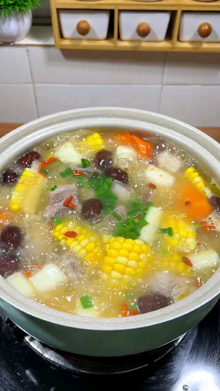 年夜饭餐桌上必不可少的一道汤/做法简单/汤鲜味美#山药玉米排骨汤