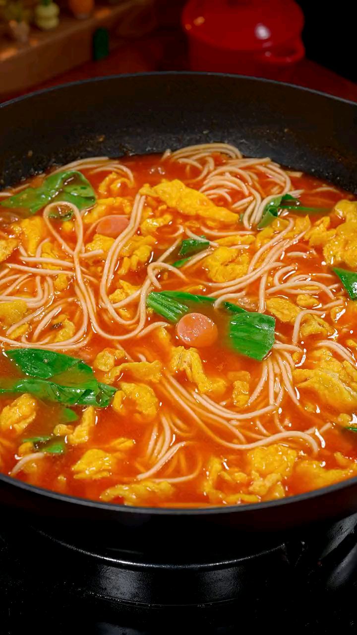 以后想吃番茄鸡蛋面了，你就像我这样做汤酸浓郁。简单又好吃