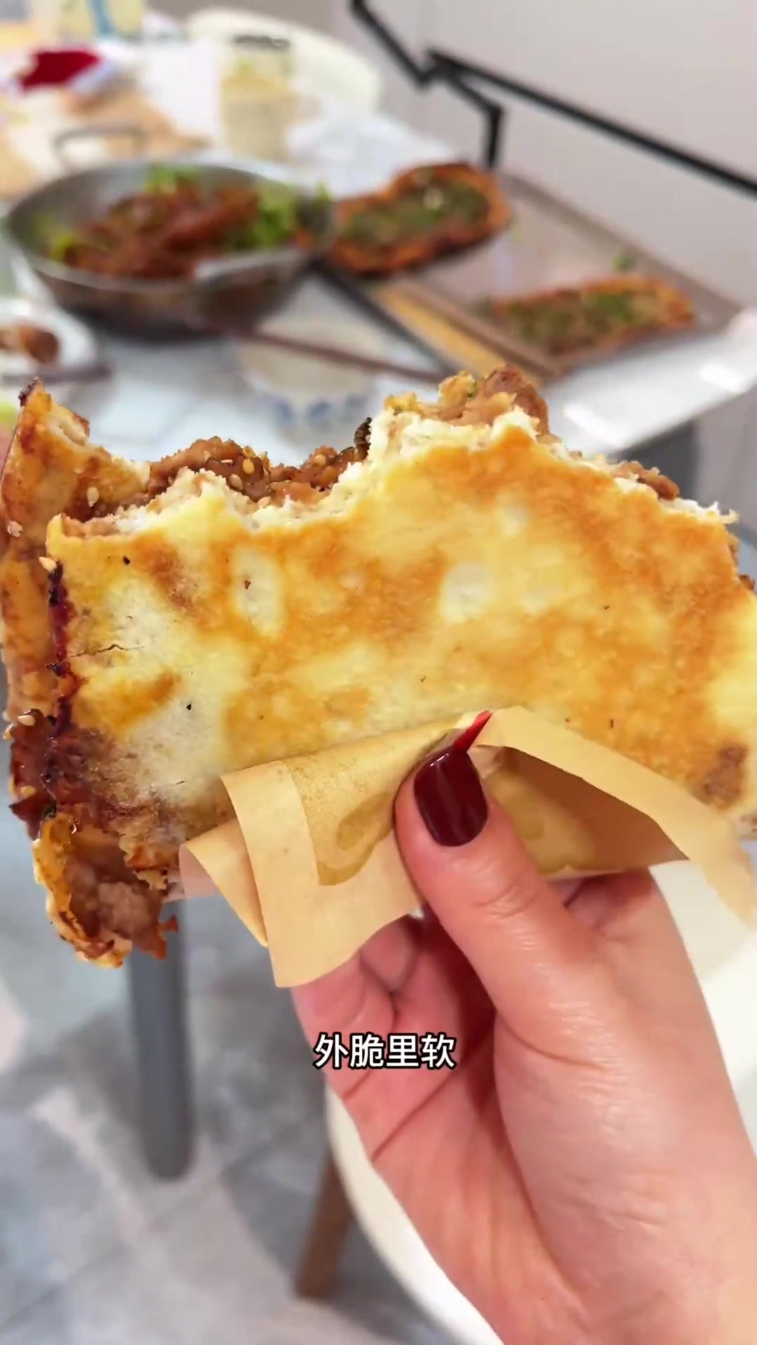 今天做牛肉烧饼!不用揉面哦,外酥里软超级香!做过最好吃的饼!