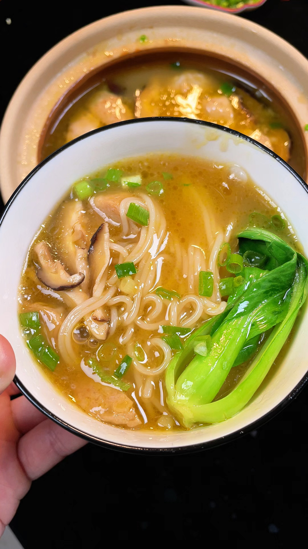 小朋友特别爱吃的香菇肉丸米粉，早餐简单五分钟搞定#美食