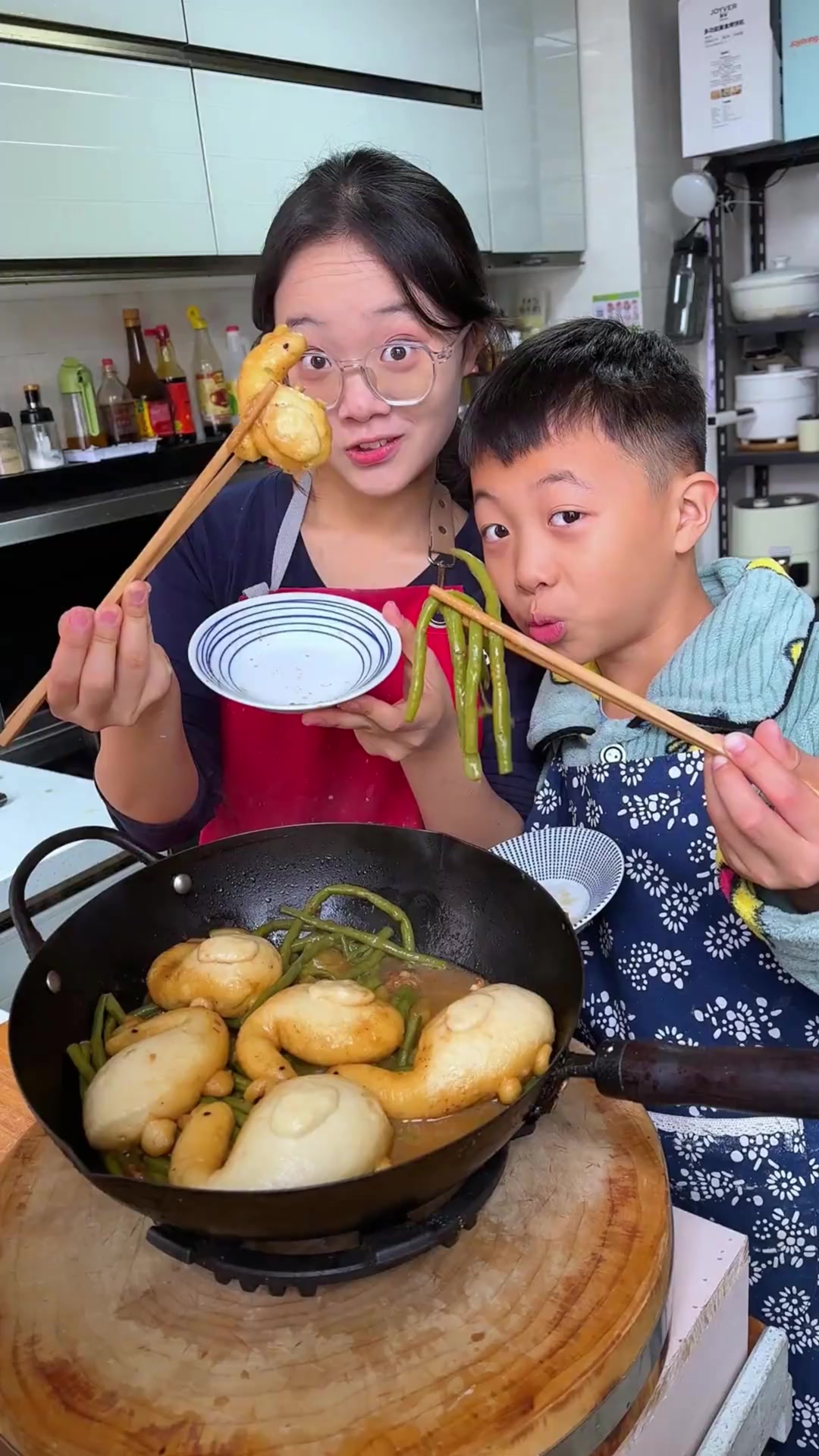 这样的铁锅炖大鹅 你吃过吗