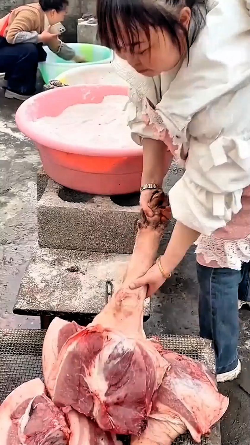 农人老式腌制猪腿
