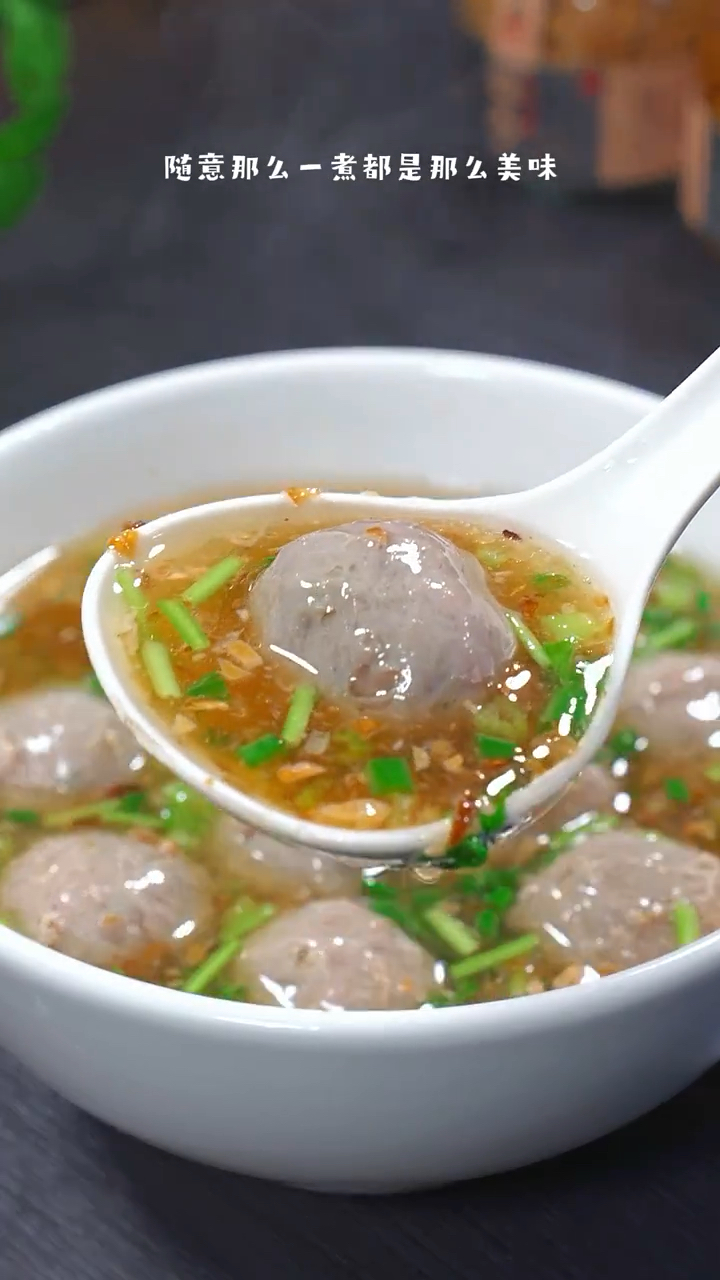 这是正宗潮汕牛肉丸，随意这么一煮都这么好吃