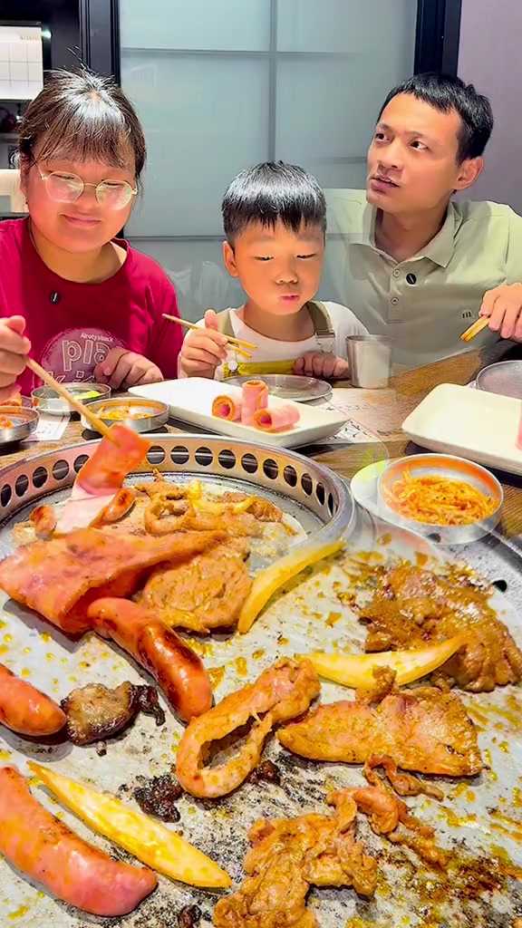 晚上的夜宵还得是吃烤肉