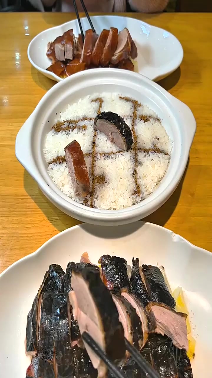 烧鸭饭摆盘如棋局，三味烤鸭争锋！