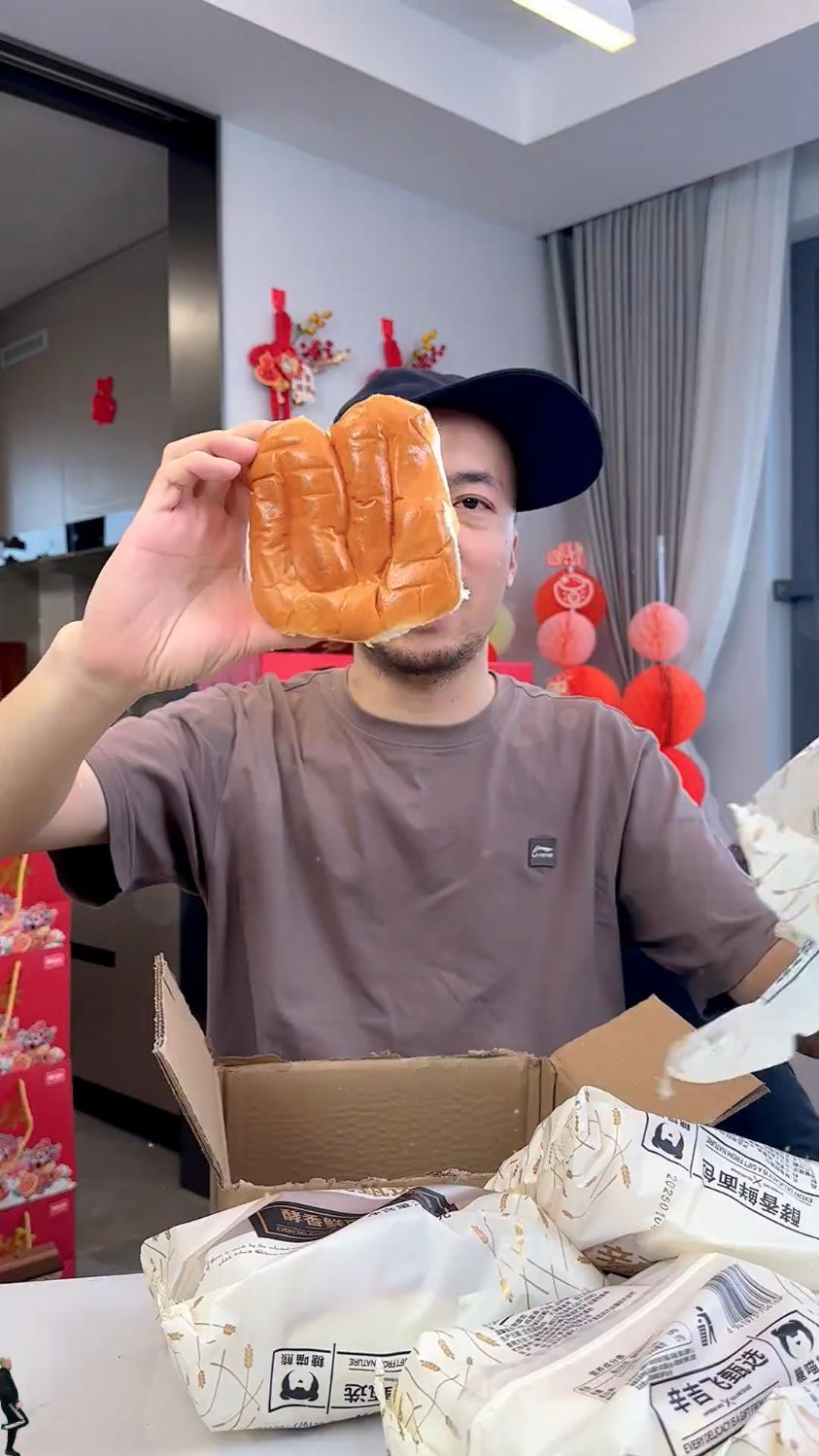 记忆里的麦香永远不骗人！东北传统工艺老面包，老一辈人的选择！