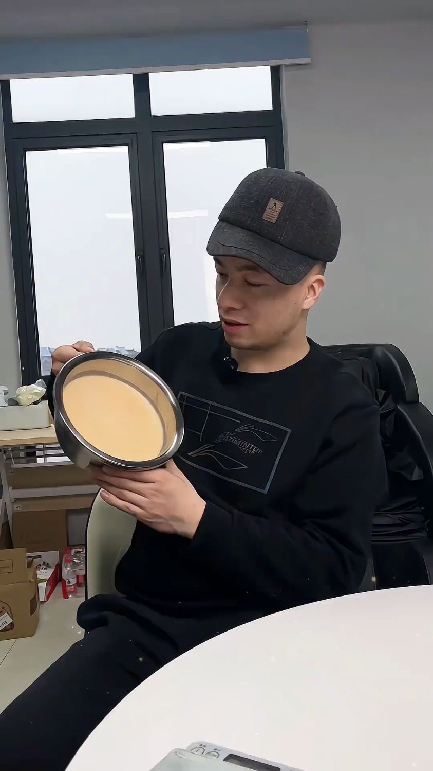 面包会有的,牛奶会有的!” 这句经典台词里的面包就是它