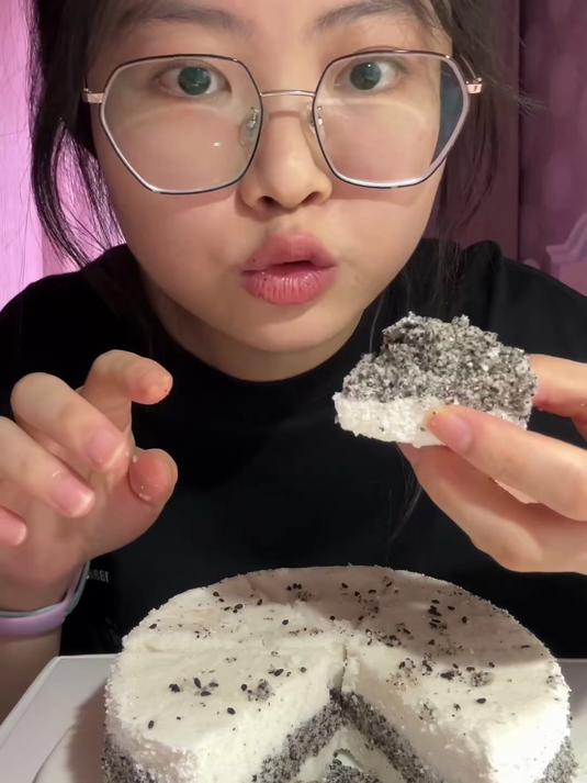 在家自制黑芝麻米糕！这不就外面的味道！