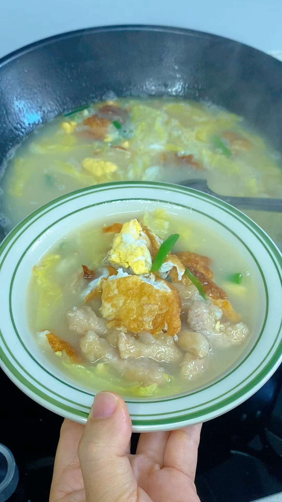 河南特色粉鸡汤，是菜是汤又是饭，几分钟搞定一大锅