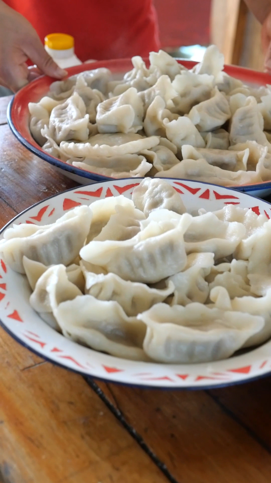 东北孩子所有节日都少不了一锅热气腾腾的饺子，一口下去都是思念