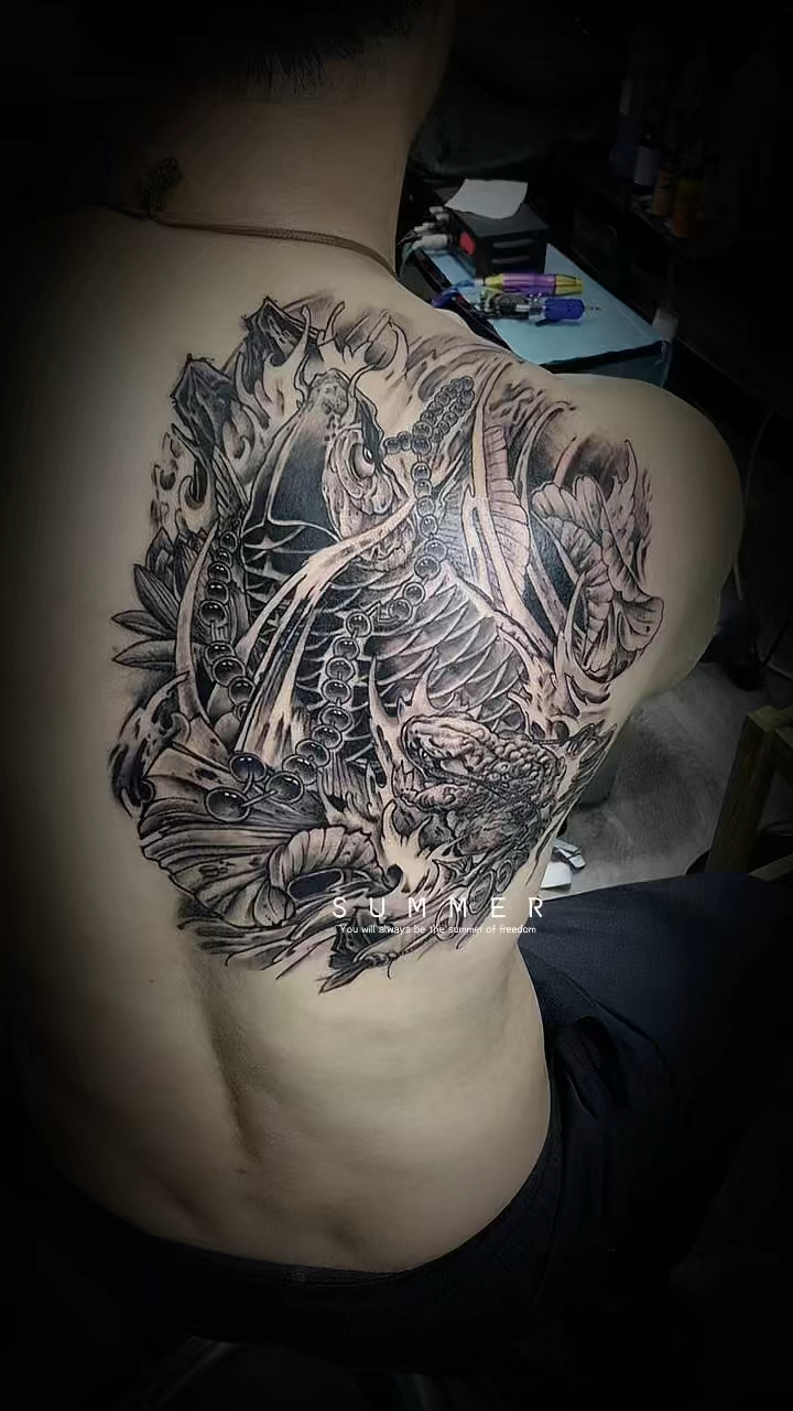 鲤鱼纹身——承载吉祥的印记