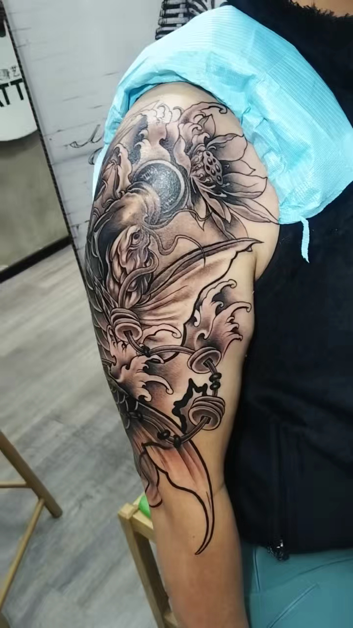 上臂招财鱼～～～