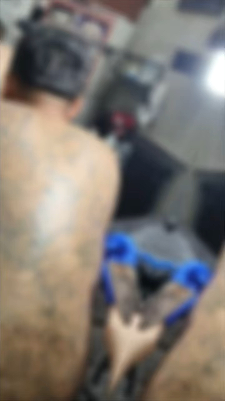 修改遮盖，两个满背，加班中有咨询的留言吧[得意]