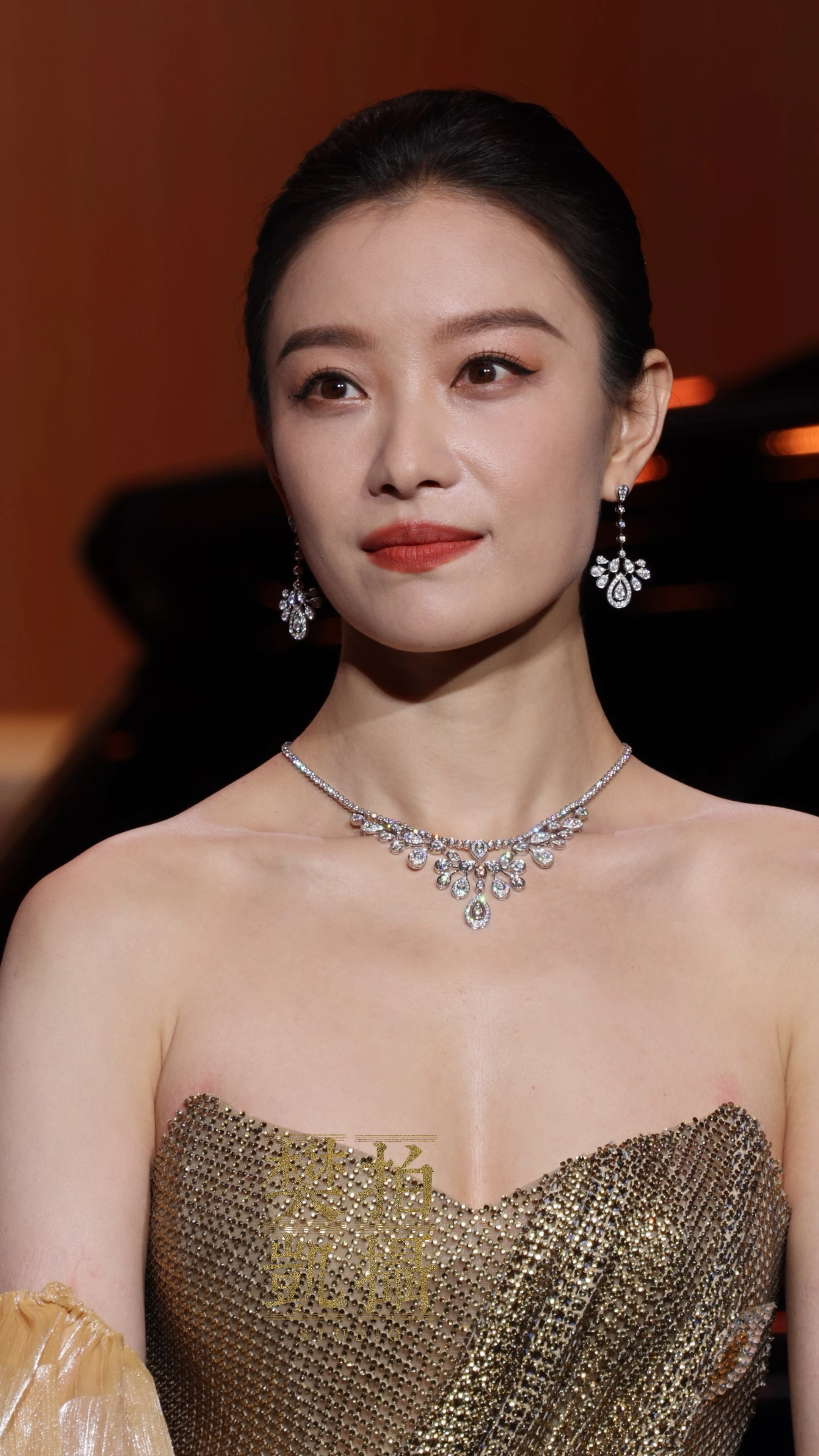无惧高清镜头的倪妮,美的真实,大气!