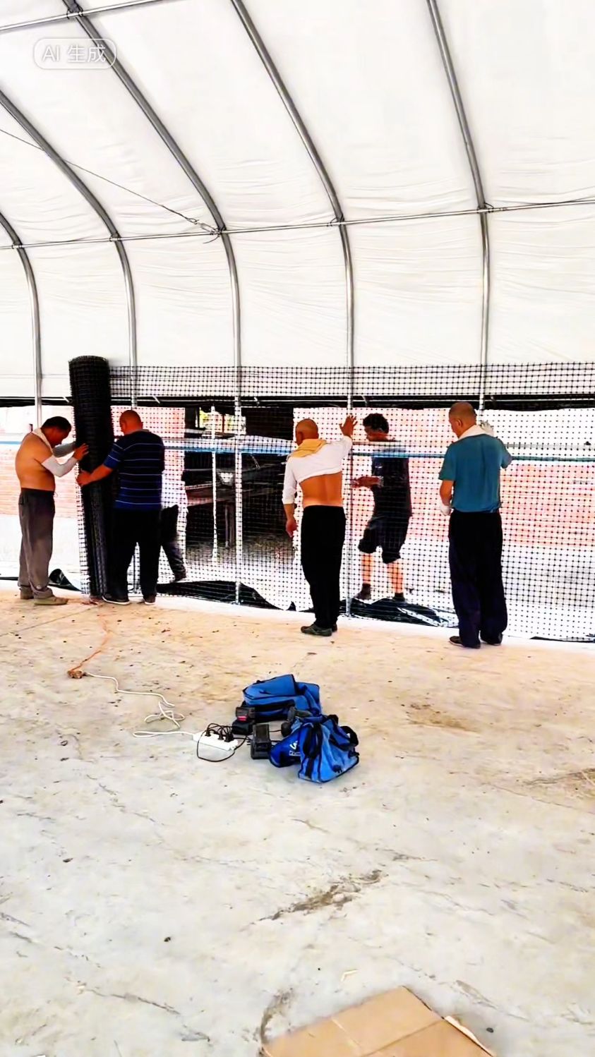 11米宽45米长肉鸽养殖大棚两侧安装防鸟网。大棚安装 肉鸽养殖大棚