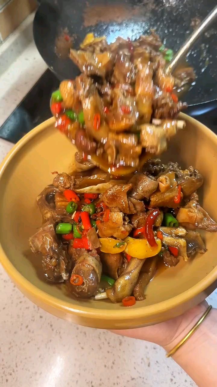 啤酒鸭焖五花肉，巨香巨下饭