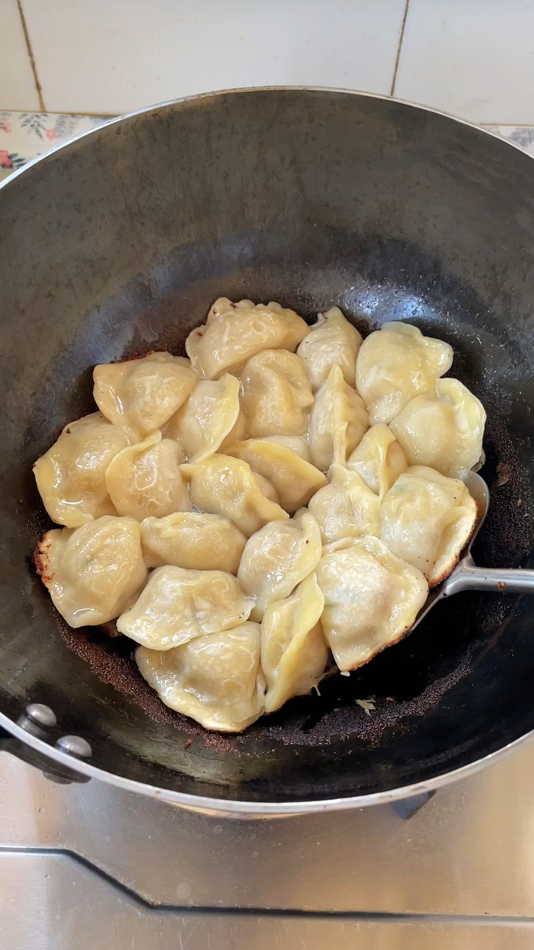 超好吃的水煎饺来啦