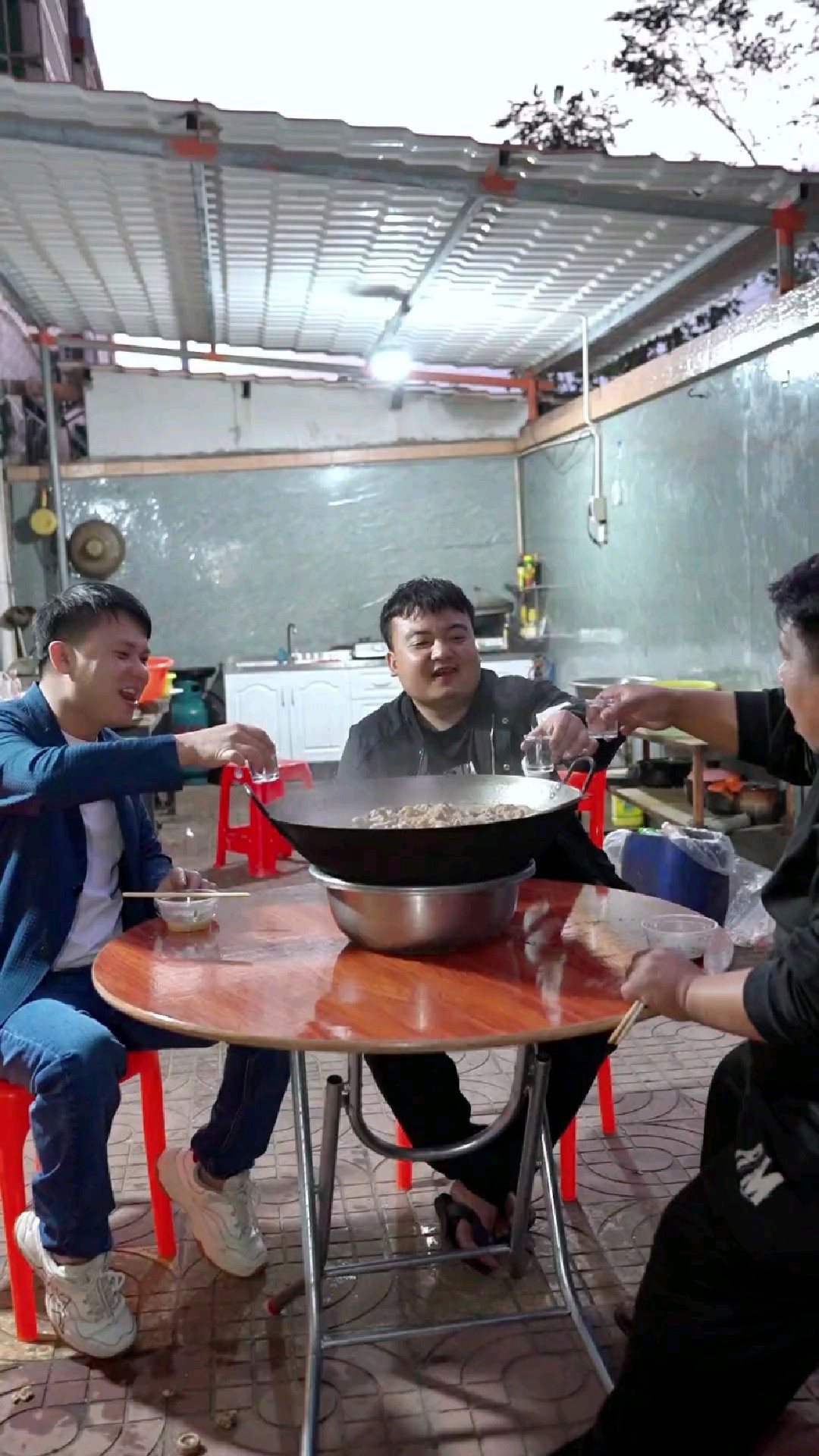 今天这一锅补啦!还是熊哥和业哥会吃!