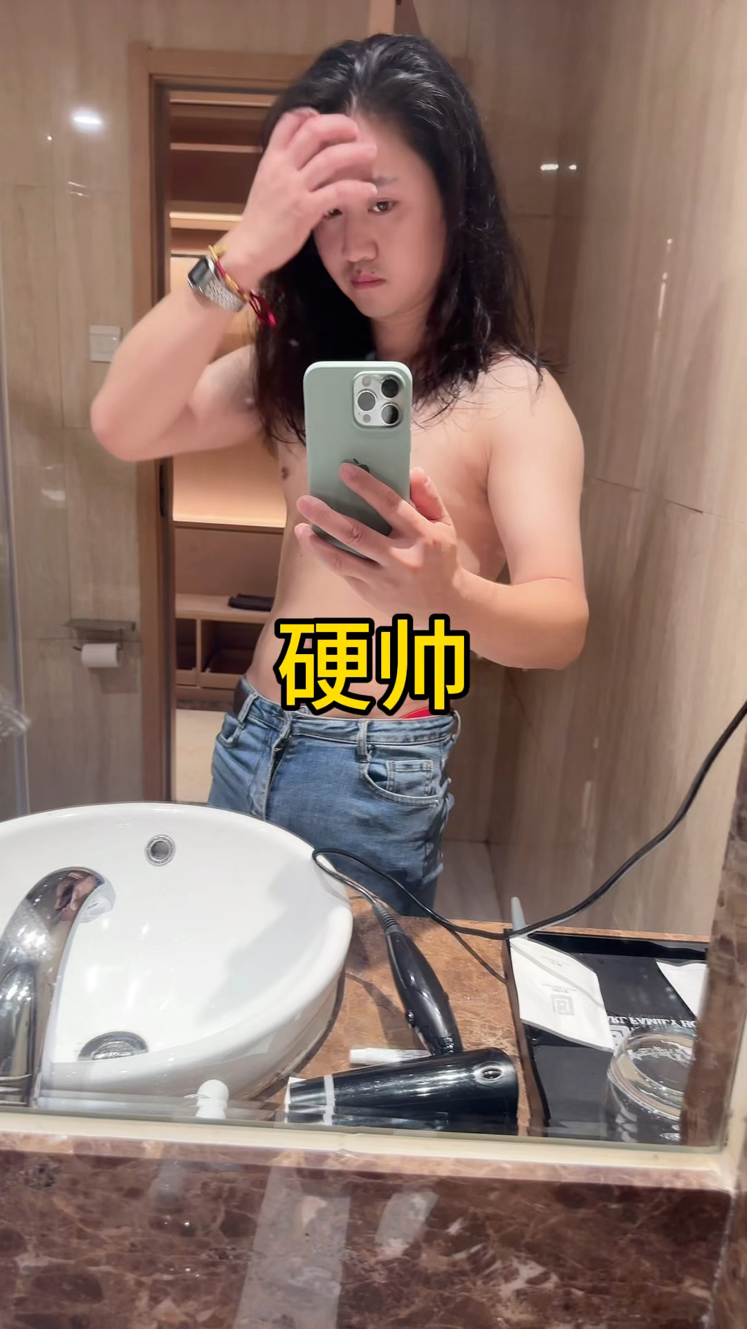 硬帅的肌肉男!!
