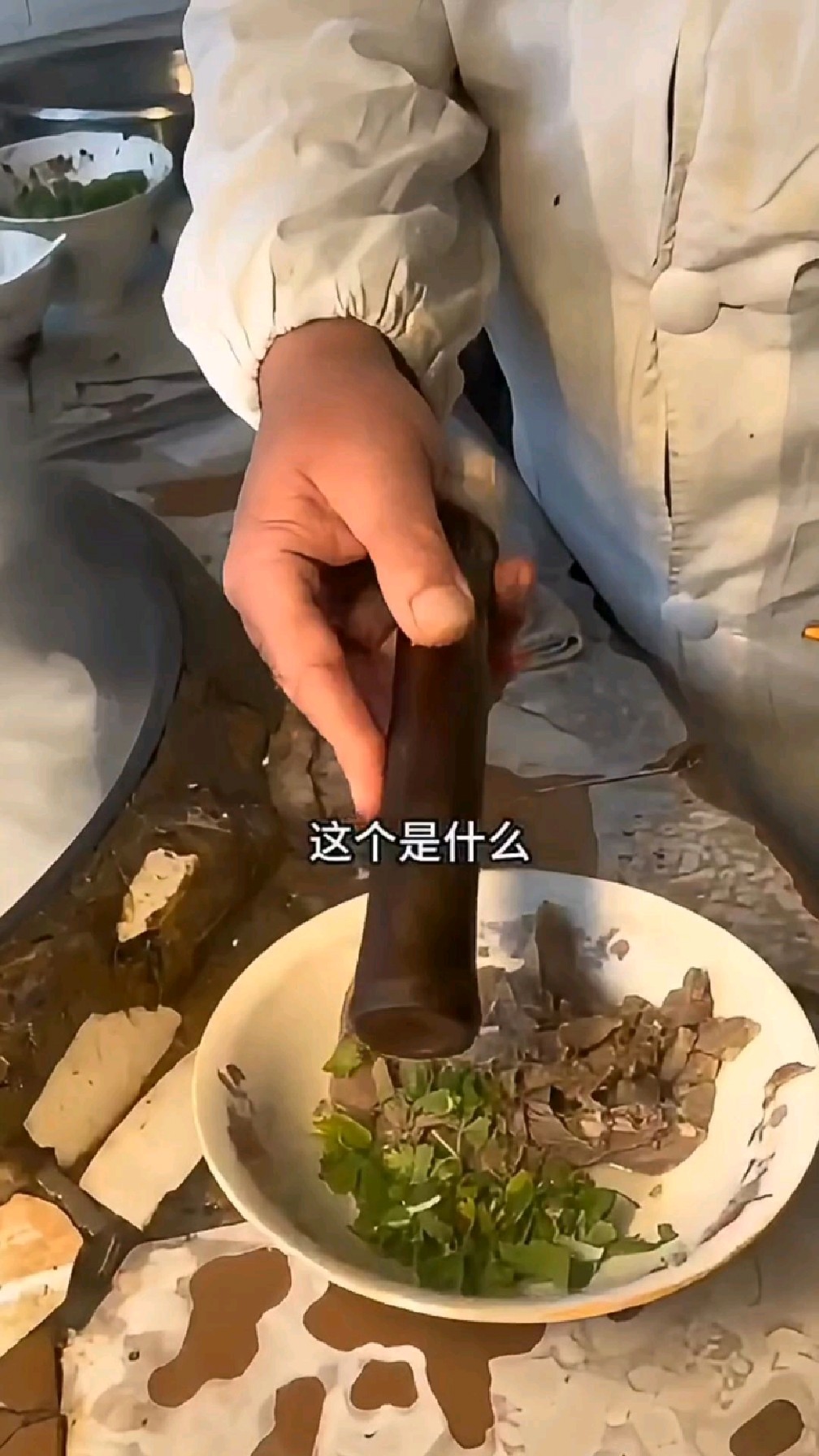 山东单县街边的羊肉汤,20块钱一碗儿,值不值?