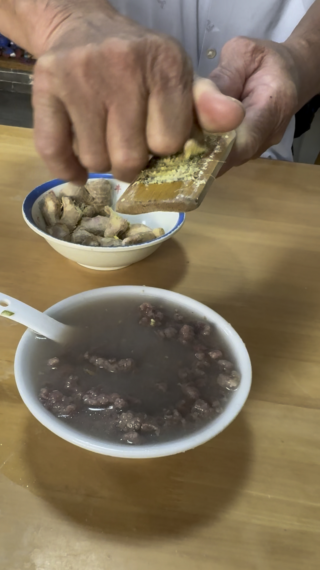 赣州瑞金30年牛肉汤老店,一碗13元,老板讲出店名来历!