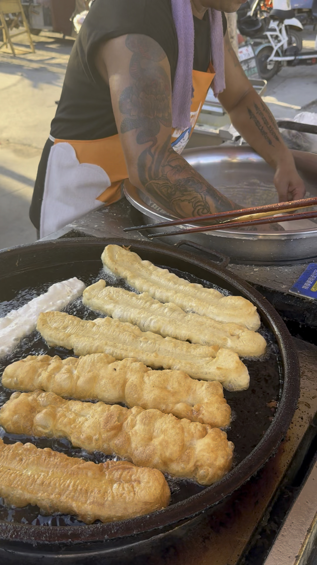 亳州叫炸秦桧,河南叫杠子油条,你那里叫什么?