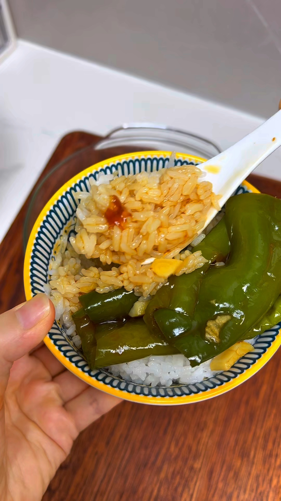 邪修做菜就是快,用微波炉就可以做出美味的虎皮青椒,太下饭了
