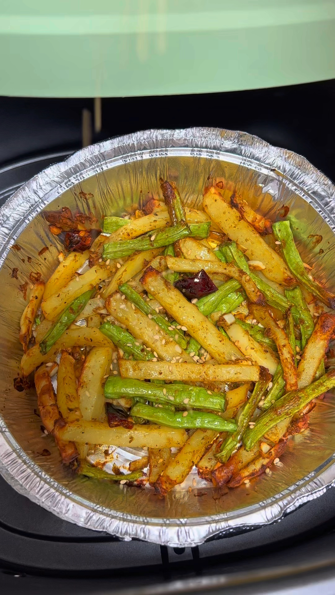 邪修做菜就是简单,不用油炸,用空气炸锅做出了干煸豆角和土豆