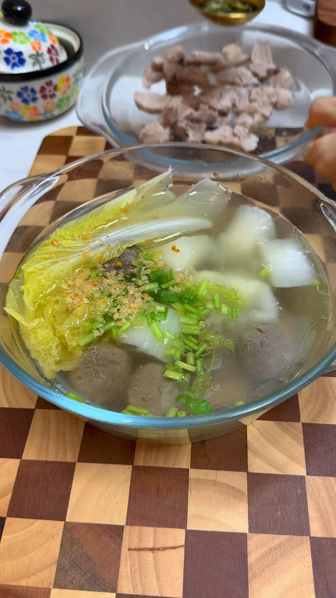 邪修做菜有多简单,微波炉12分钟一锅做好梅花肉和牛肉丸汤!