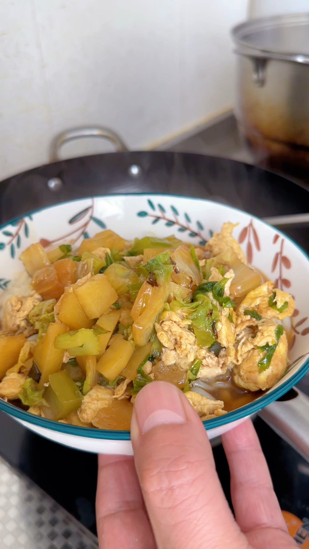 一碗白菜鸡蛋土豆面条