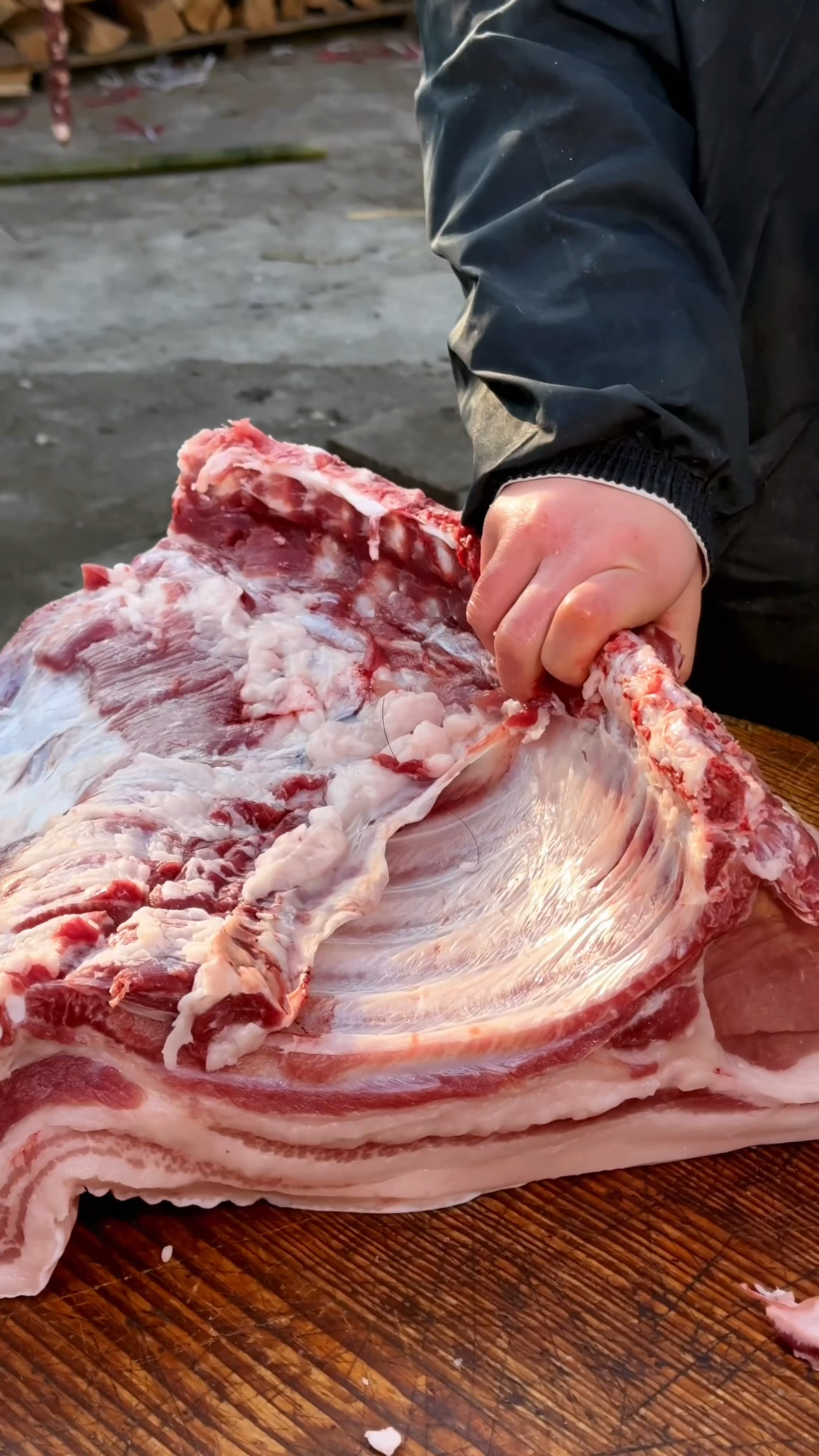 一刀切的黑猪肉这是哪个部位