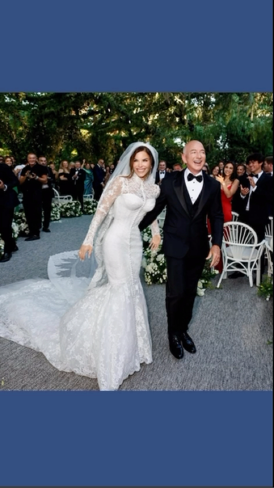双语听力|桑切斯身披美人鱼婚纱嫁给了贝索斯～wedding dress