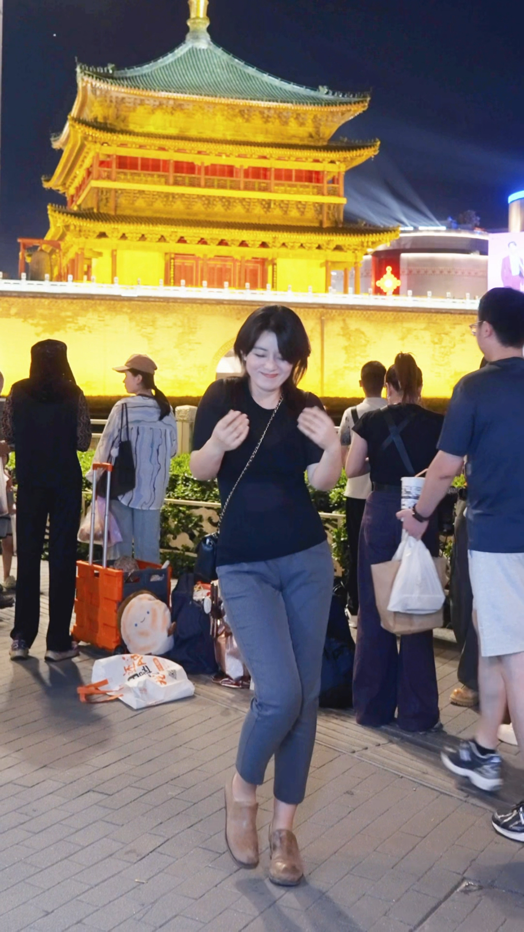 西安的凉皮肉夹馍都吃上了 哈哈哈哈哈 板板快跑 爱跳舞爱生活