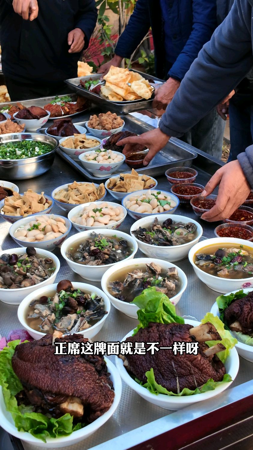 在大理参加一场白族婚礼,大坨的肉真好吃
